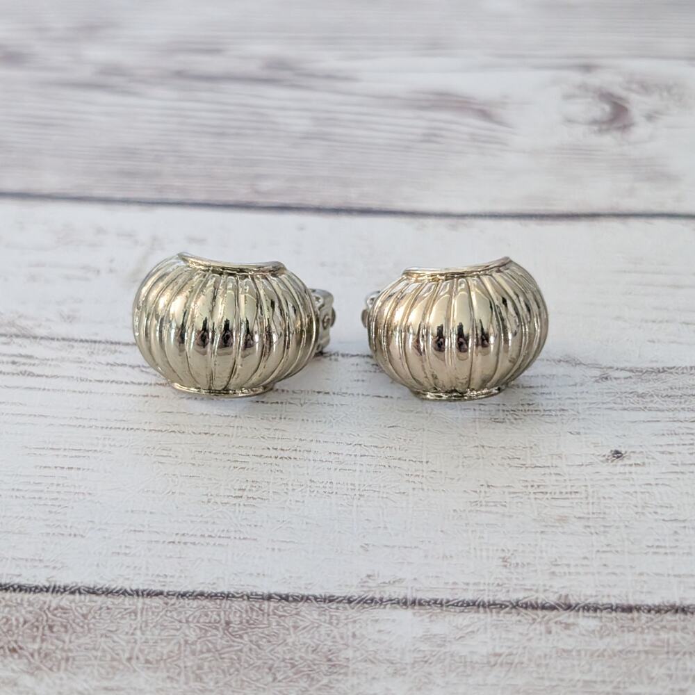Vintage Clip On Earrings Hoop Like Gold Tone Ridged